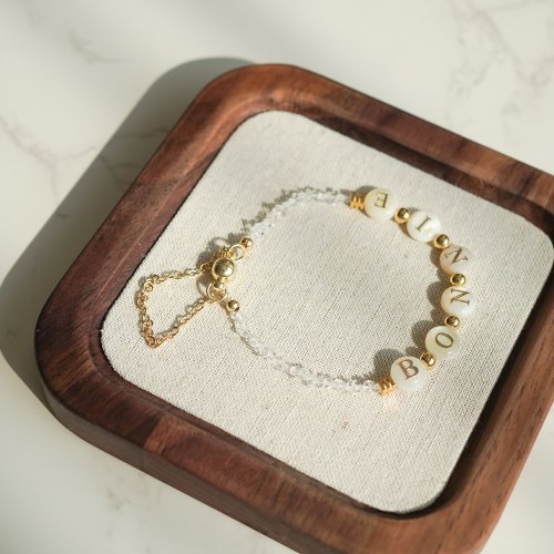 天然閃靈鑽淡水貝殼雙面字母14KGF磁扣手鏈