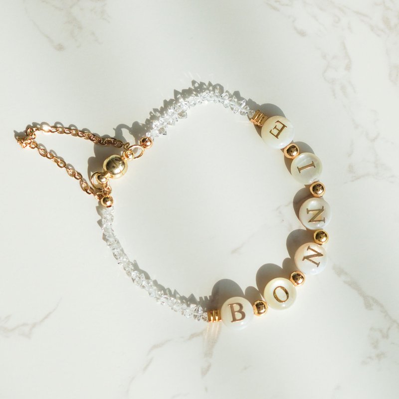 天然閃靈鑽淡水貝殼雙面字母14KGF磁扣手鏈