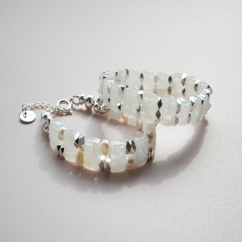 藍月光石淡水珠14kGF手排手鏈